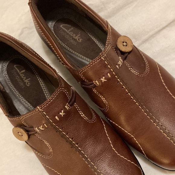 2 for $60 Clarks Slip On Loafers Women's Size 8 Bendables Sixty Delta Leather - Picture 3 of 16